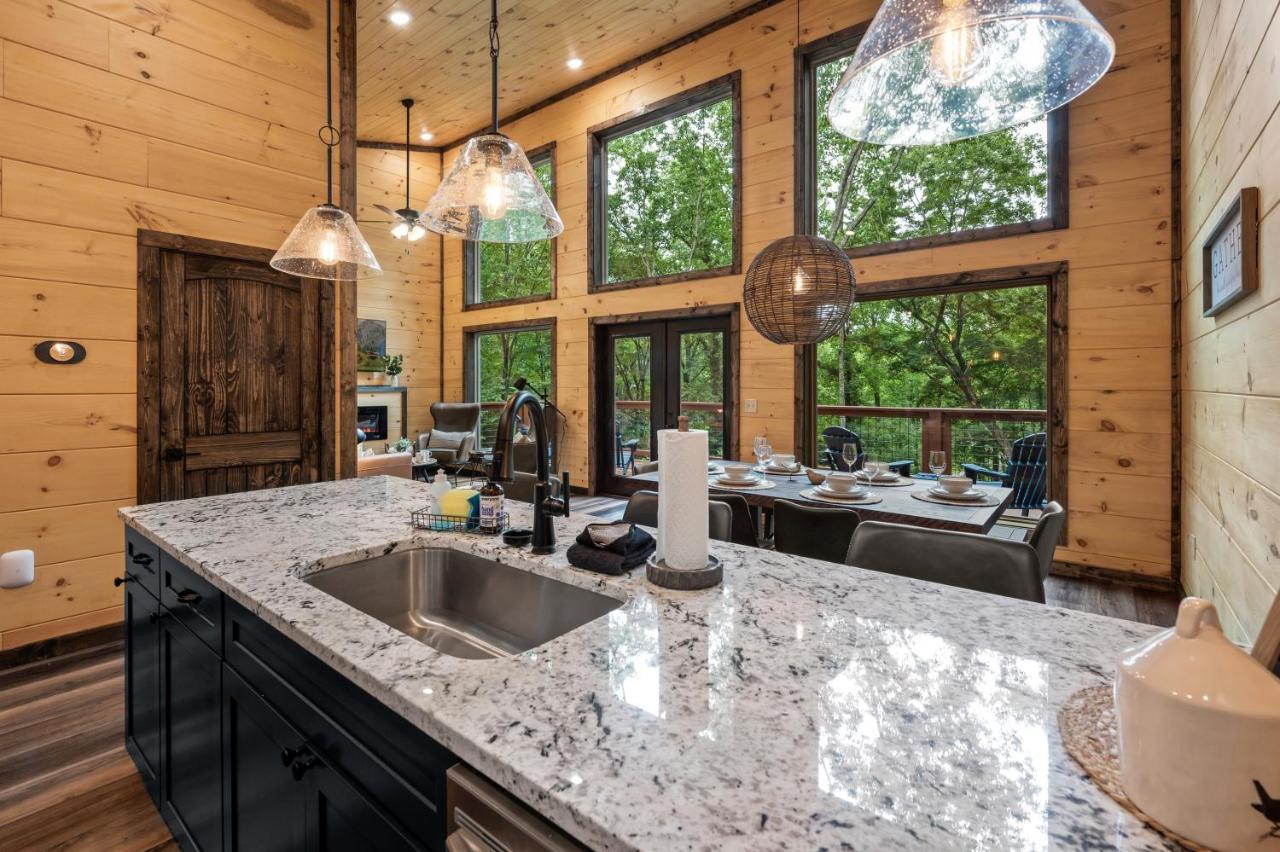New Cozy Mountain Cabin Hot Tub Near Downtown Gatlinburg Esterno foto